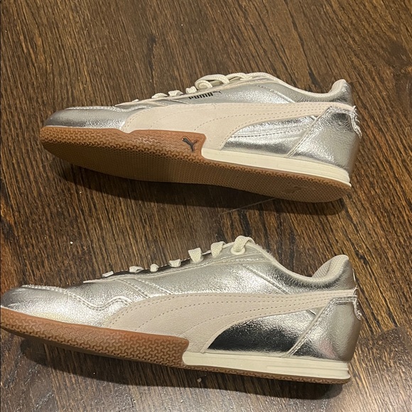 Puma Bella Donna Women's Silver and white Sneakers, size 8 - Picture 6 of 7